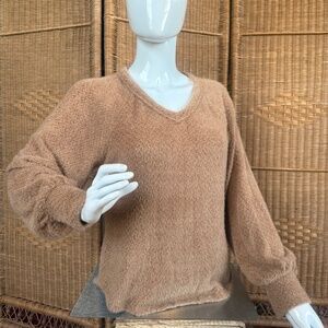 Hollister Cozy Fuzzy Tan V- Neck Sweater XS